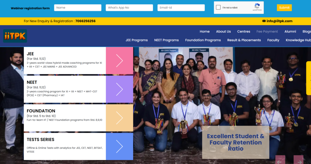 Students attending a focused JEE dropper coaching session at IITPK Pune. 